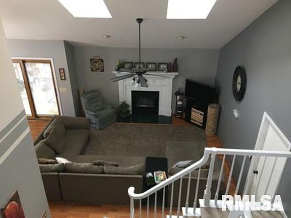 3rd image of 2305 Lindenwood Dr