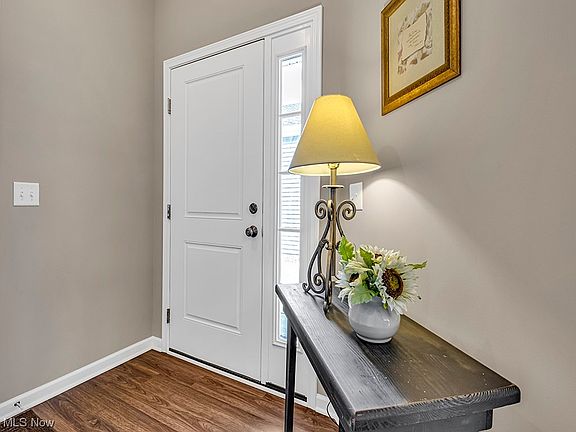 5th image of 119 Acorn Ln