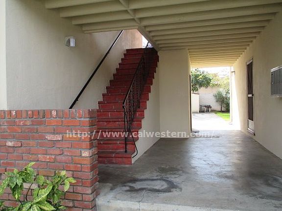 5th image of 1030 W Olive Ave #8