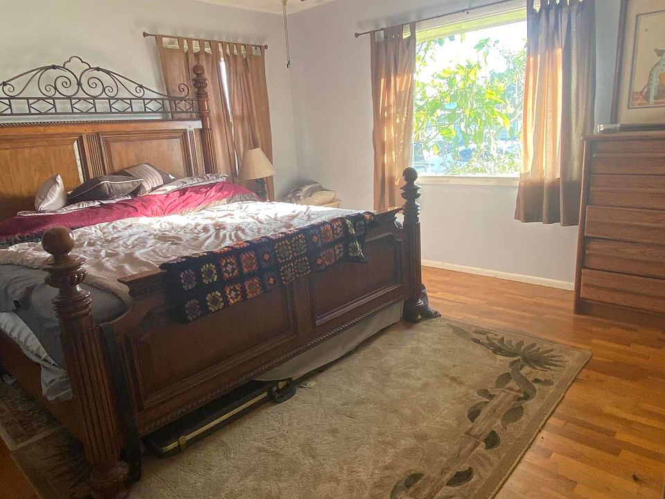 1st image of 211 E Lauff Ave