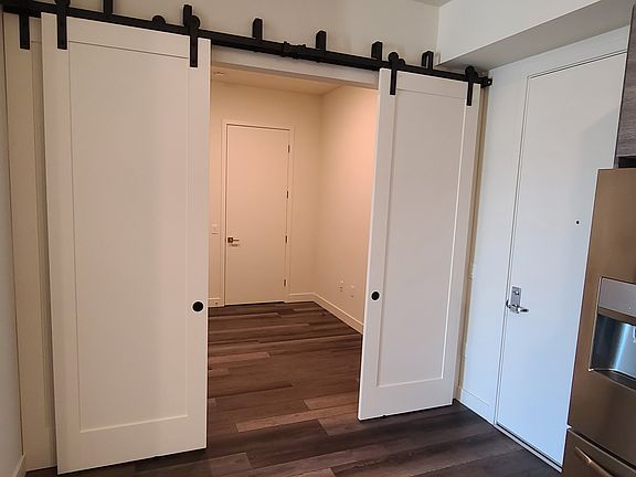5th image of 4965 S Centinela Ave #420