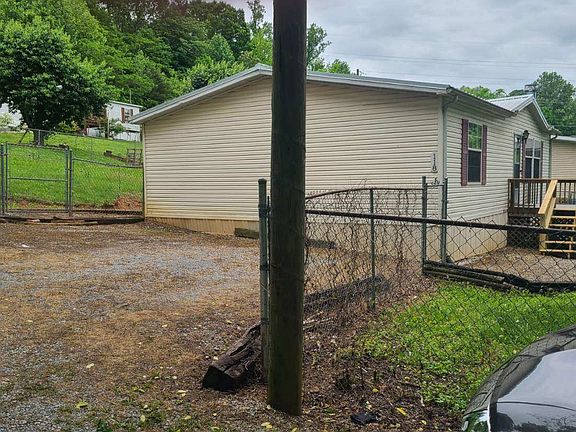 2nd image of 118 Beaver Creek Ln