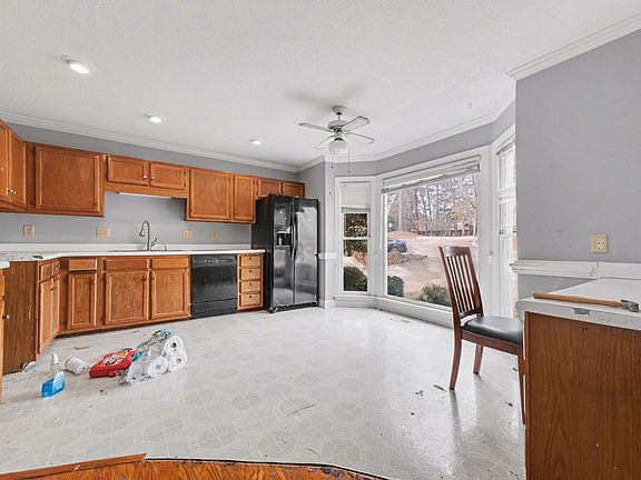 3rd image of 5500 Fortunes Ridge Dr APT 80B