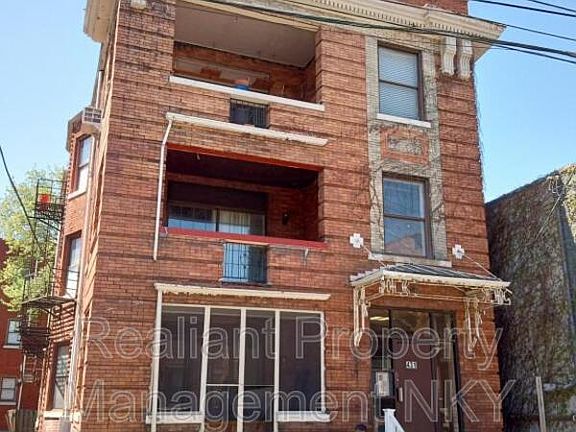 2nd image of 431 Greenup St Unit 6