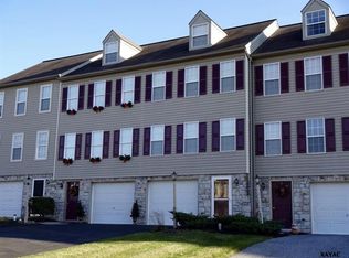 2758 Woodmont Dr, York, PA