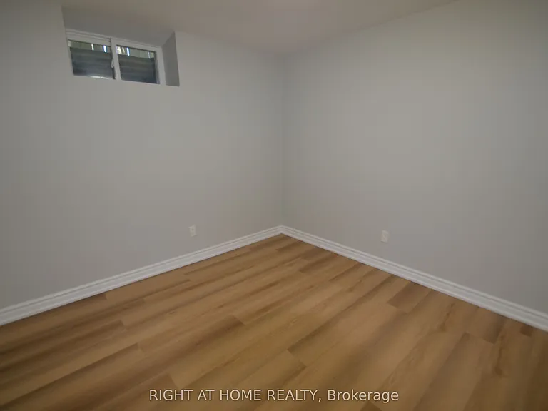 526 Poplar Ave — Photo 10