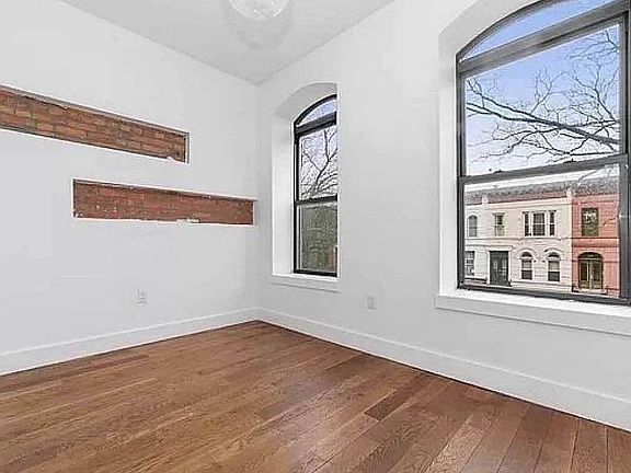 2nd image of 858 Hancock St #3C