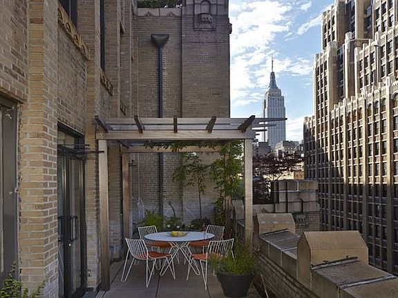 4th image of 315 W 36th St APT 12D