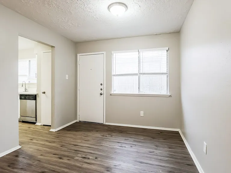 4306 Owens Creek Ln — Photo 6