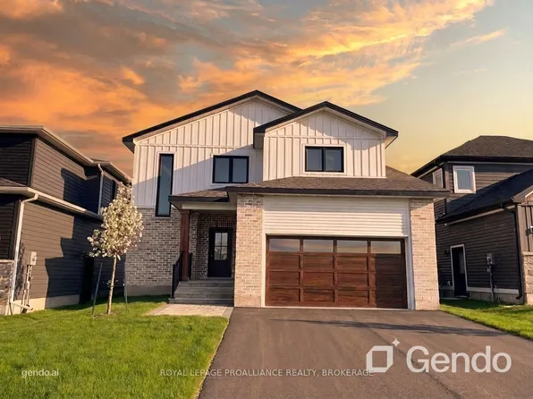 4 Park Cres, Loyalist, ON K7N 1L7