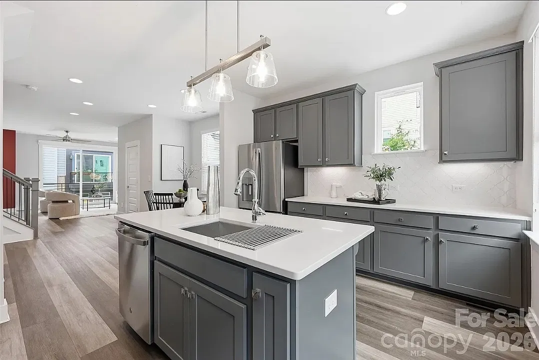 2 bed, 1691 sqft, $3,300 — Photo 2