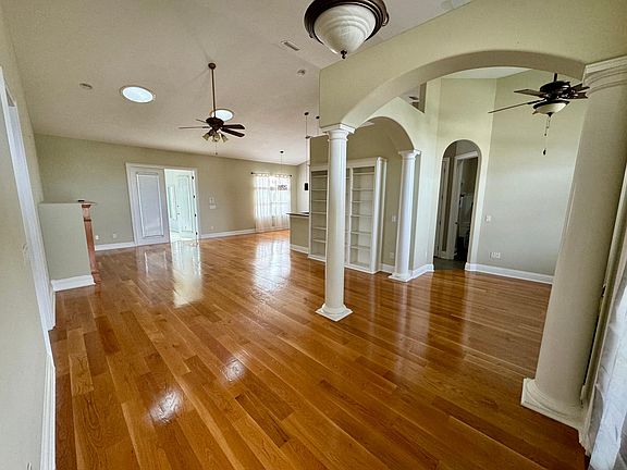 2nd image of 18 Mahoe Dr N