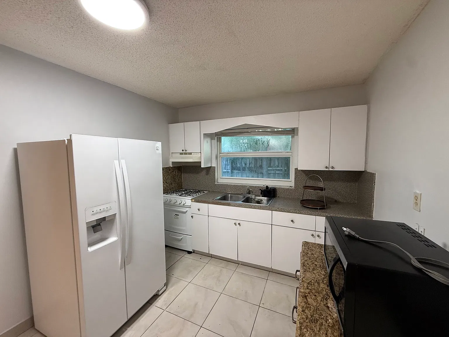 2 bed, 2.0 bath, $2,300 — Photo 1