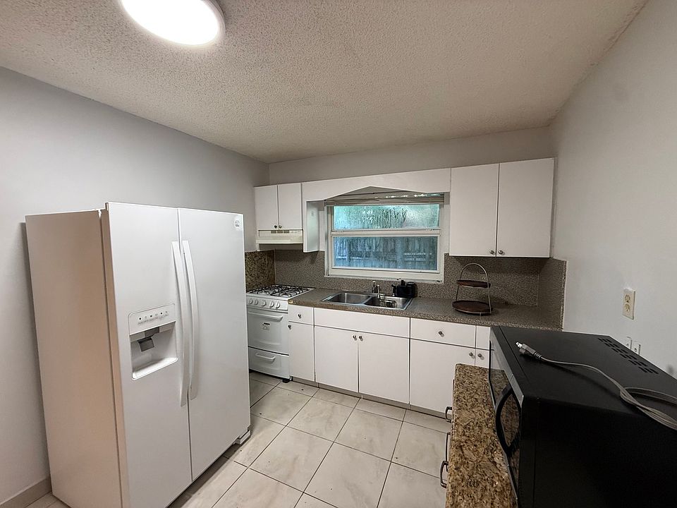 1st image of 57 E 47th St #2