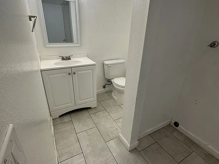 1619 Manzana Way — Photo 11