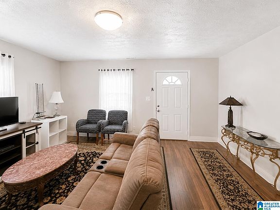 4th image of 205 Barlow St