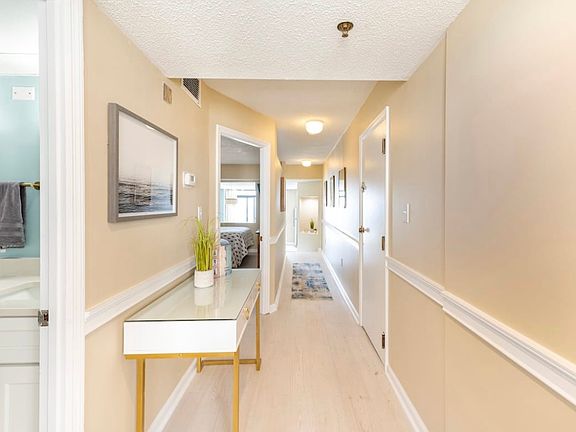 3rd image of 4800 S Ocean Blvd #822