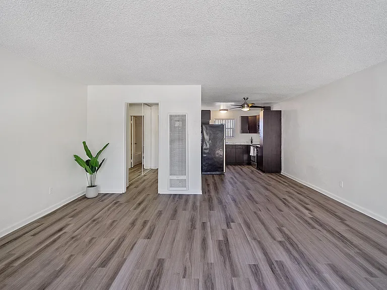 7614 Parkway Dr — Photo 23