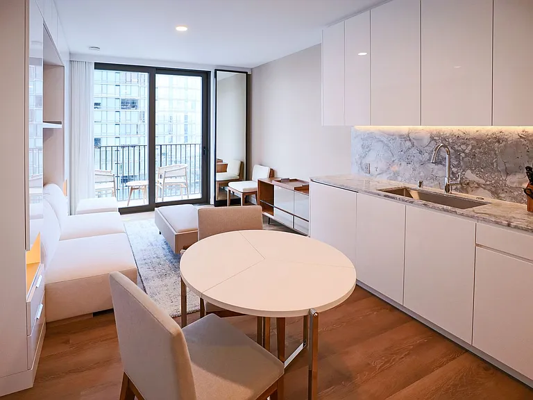 987 Queen St #2708 — Photo 3