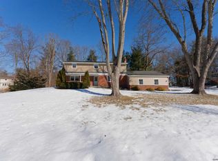 6 Longview Dr, Clifton Park, NY 12065