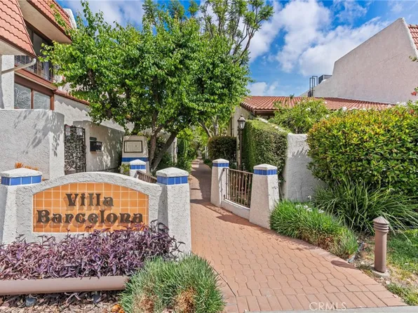 22277 1/2 Erwin St, Los Angeles, CA 91367