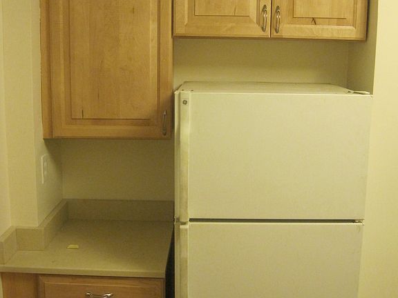 4th image of 7555 N Claremont Ave APT 1