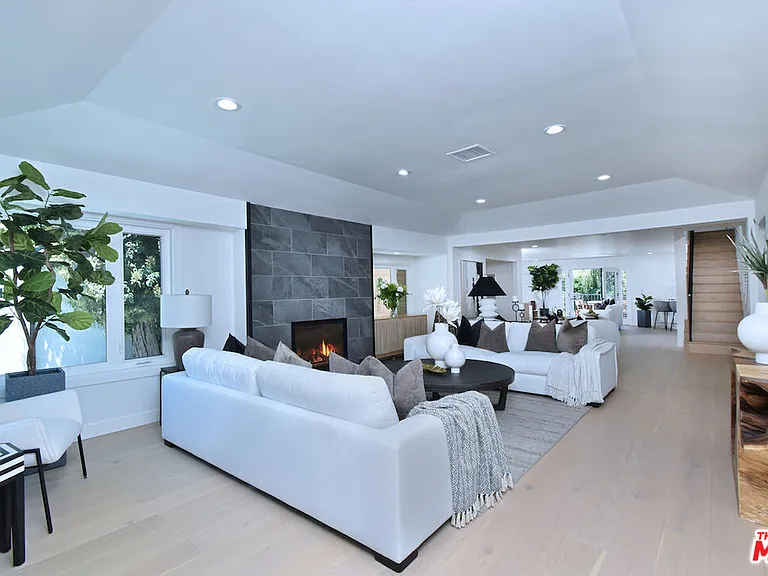 19061 Wells Dr — Photo 7