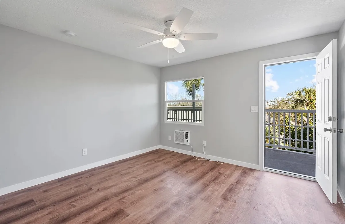 Building Photo - Riverside Apartments