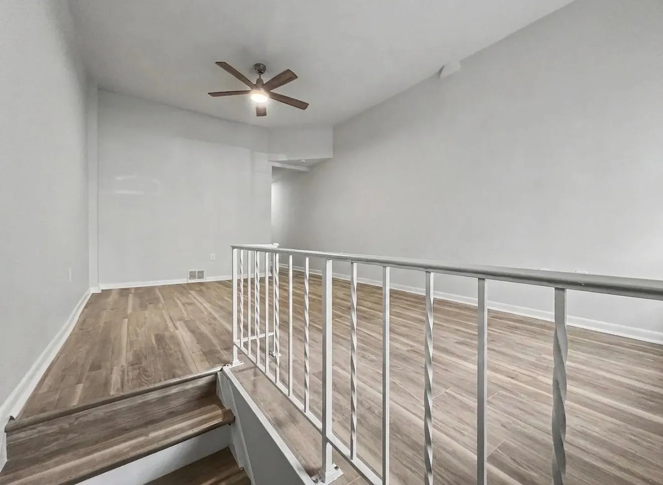 1 bed, 900 sqft, $2,200 — Photo 3