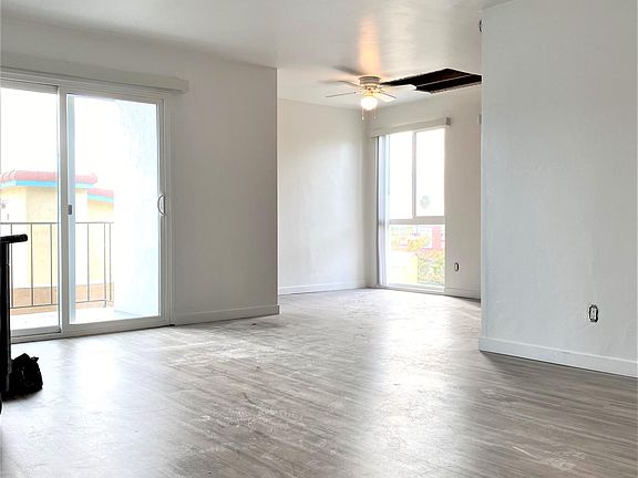 4th image of 3929 Kansas St