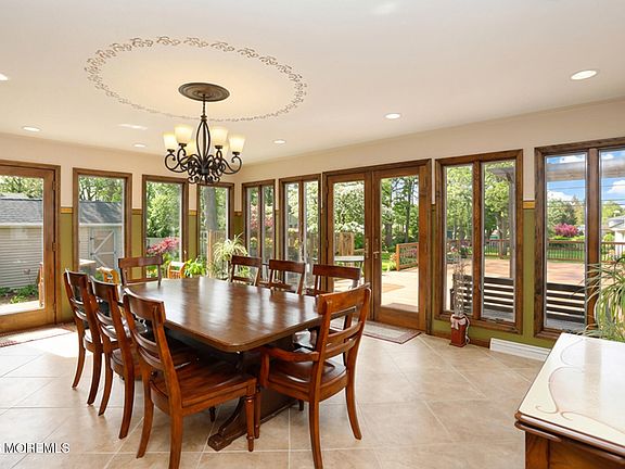 4th image of 60 Sunset Drive