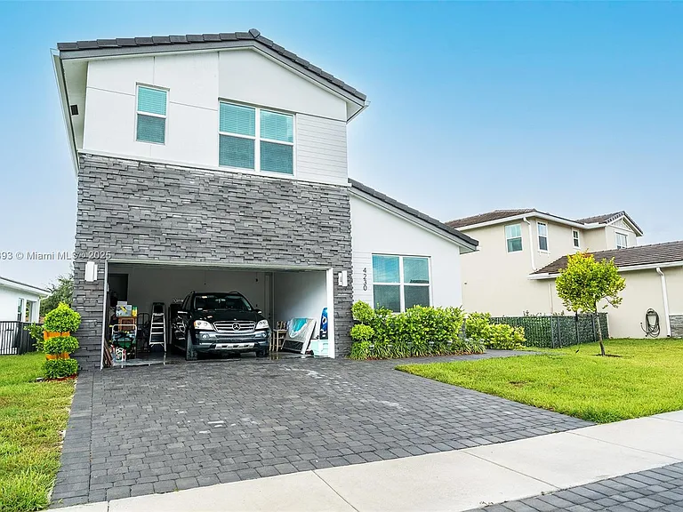 4230 Rosa Dr — Photo 3