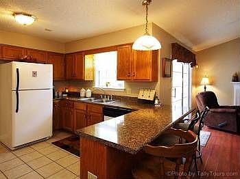 4th image of 9078 Foxwood Dr N