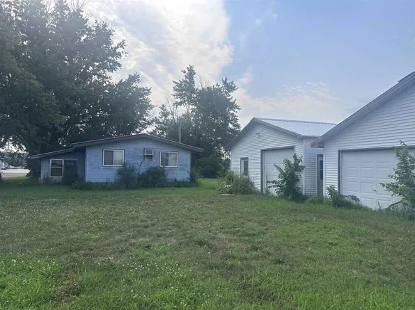 5266 Oak Crest Hill Rd SE, Riverside, IA 52327
