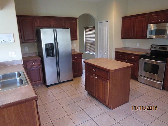 3rd image of 9919 Heron Pointe Dr