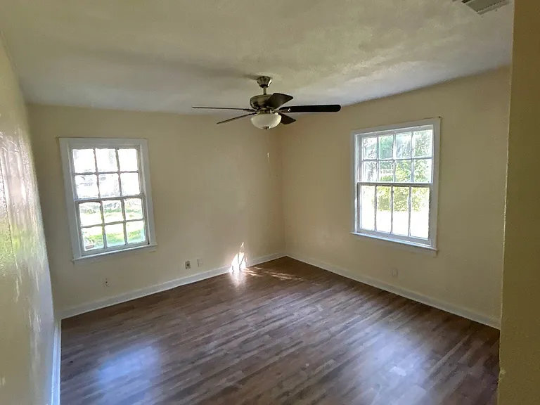 421 Fielding Ave — Photo 5