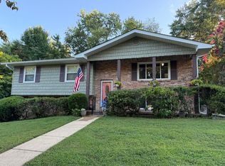 10092 Sunny Ln, Ooltewah, TN 37363