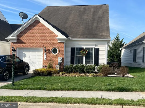 319 Clubside Dr #311, Taneytown, MD 21787
