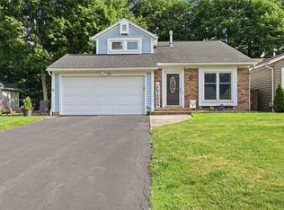 51 Winfield Ln, Webster, NY 14580