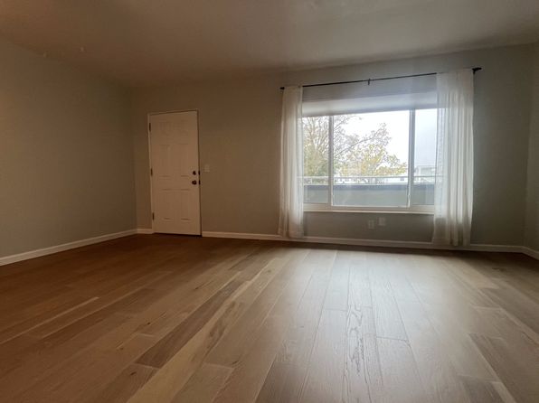 2462 Ecuadorian Way #50