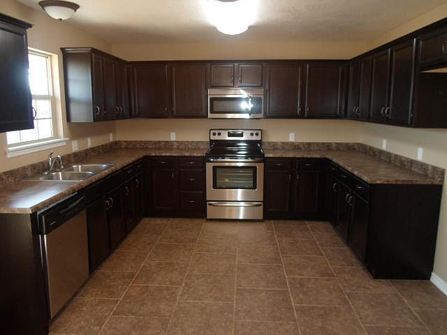 2nd image of 307 E Cypress St