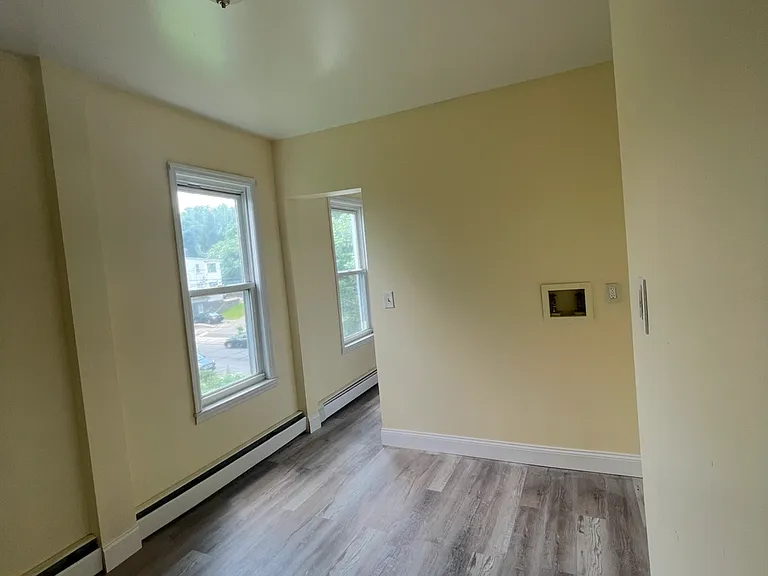 371 Congress Ave #3 — Photo 9