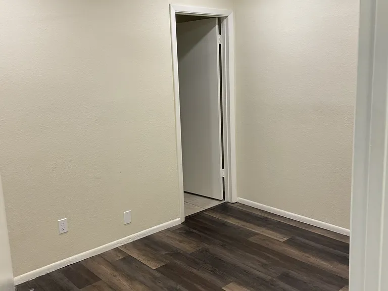 1014 E Michelle Dr — Photo 20
