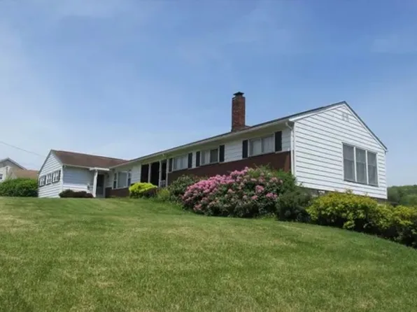 305 Gilfillan St, Franklin, PA 16323
