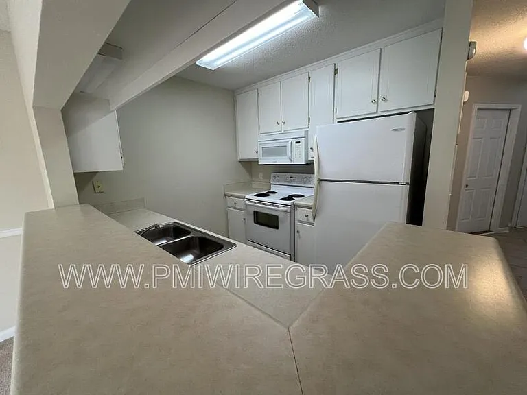 177 N Springview Dr — Photo 25