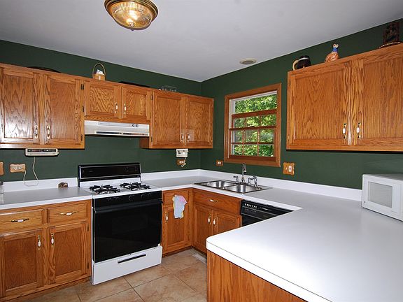 4th image of 200 E Circle Dr