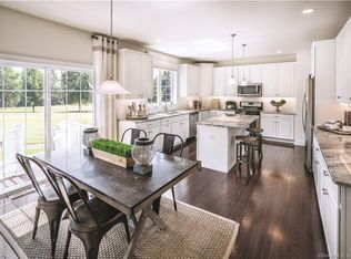 43 Enclave Dr #22, Trumbull, CT 06611