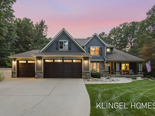 13823 Devonshire Ln, Grand Haven, MI 49417