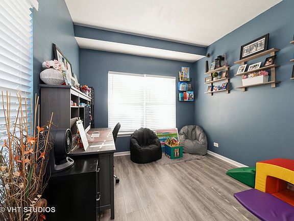 2nd image of 2371 Claremont Ln