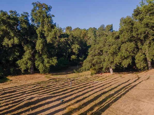 4272 Hampstead Rd, La Canada Flintridge, CA 91011